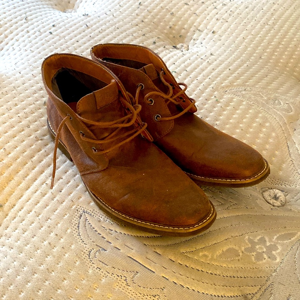 Tobacco brown size 11 chukka’s